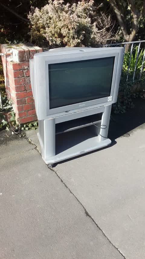 Rubbish/Recycling, a report photo