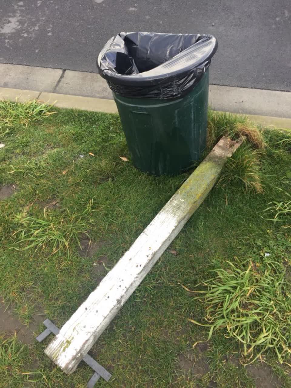 The photograph attached to this rubbish/recycling report
