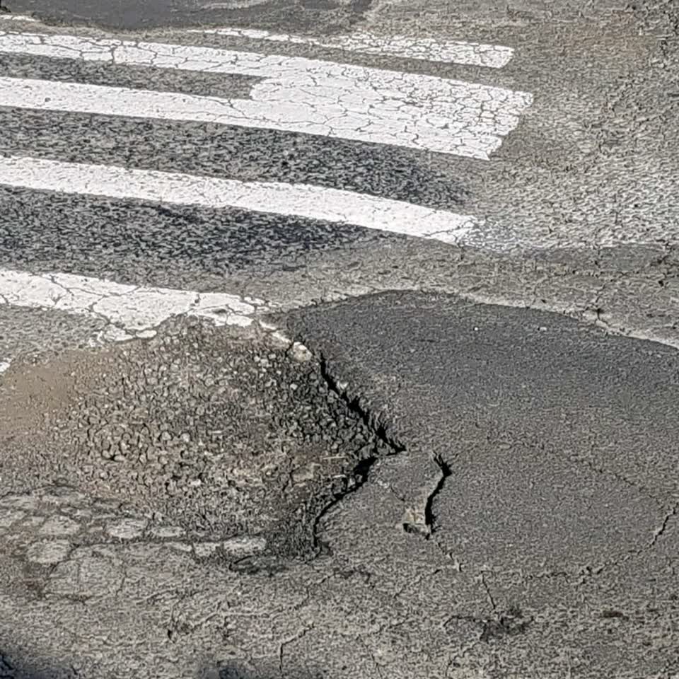 The photograph attached to this roading/streets report