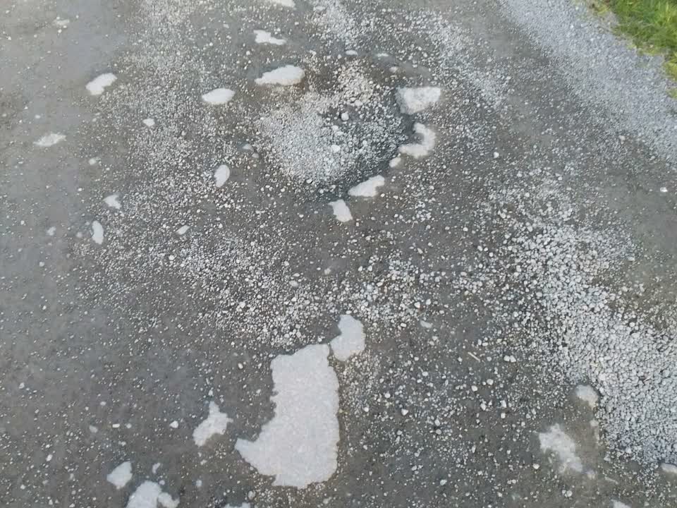 The photograph attached to this roading/streets report