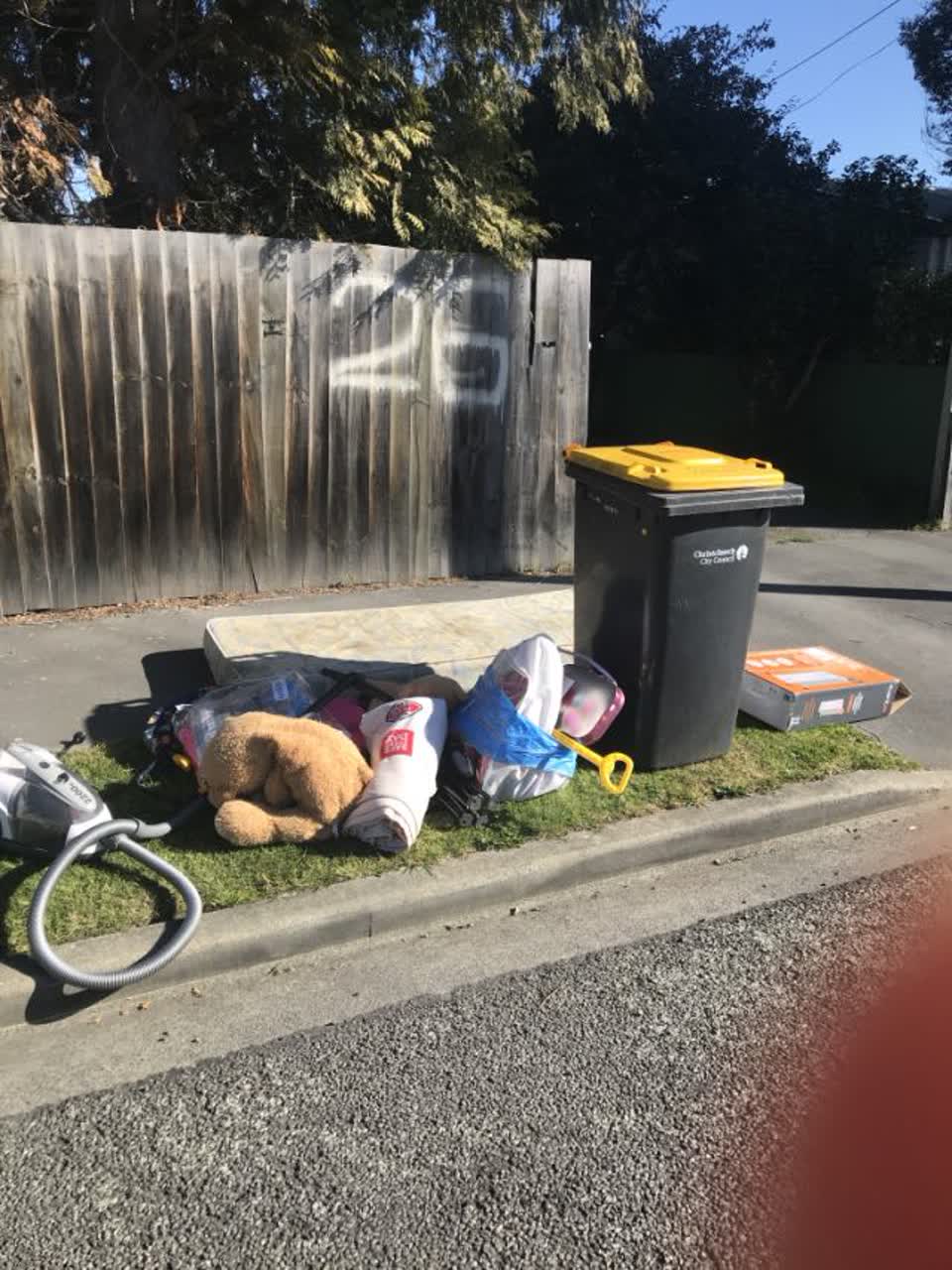 The photograph attached to this rubbish/recycling report