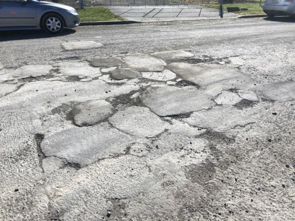 The photograph attached to this roading/streets report