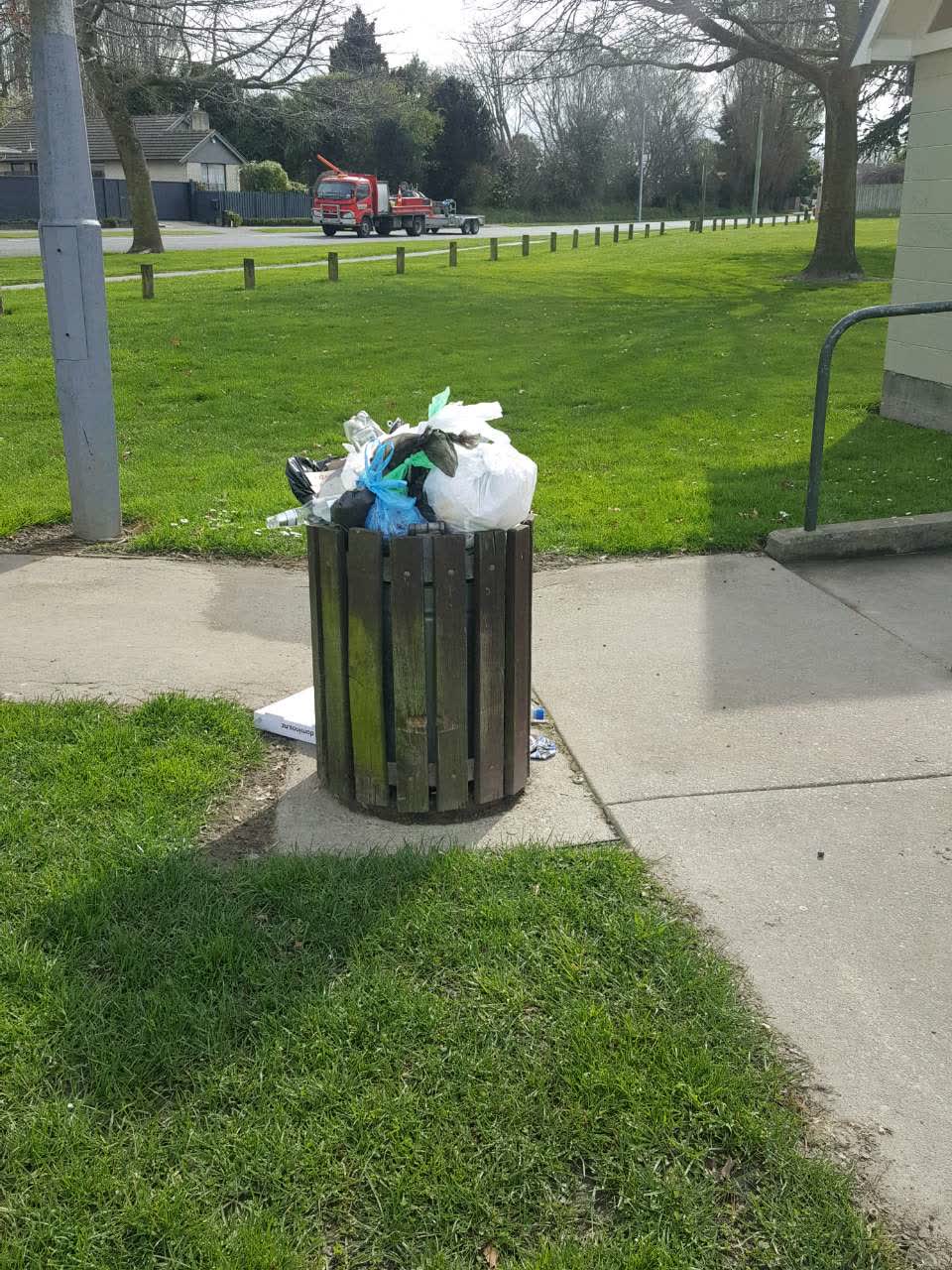 The photograph attached to this rubbish/recycling report