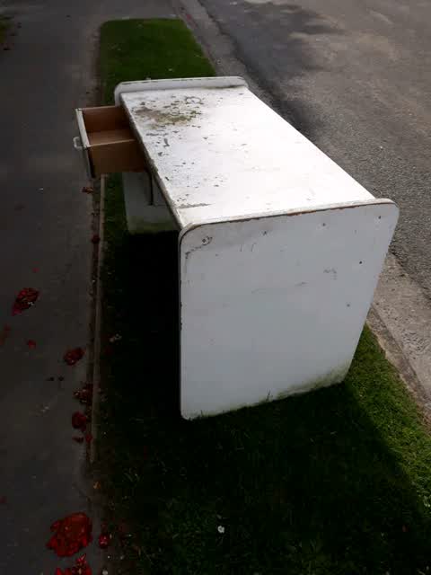Rubbish/Recycling, a report photo