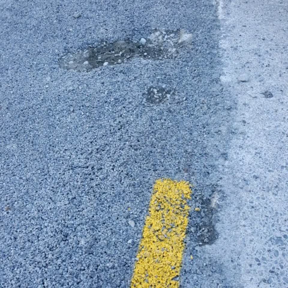 The photograph attached to this roading/streets report