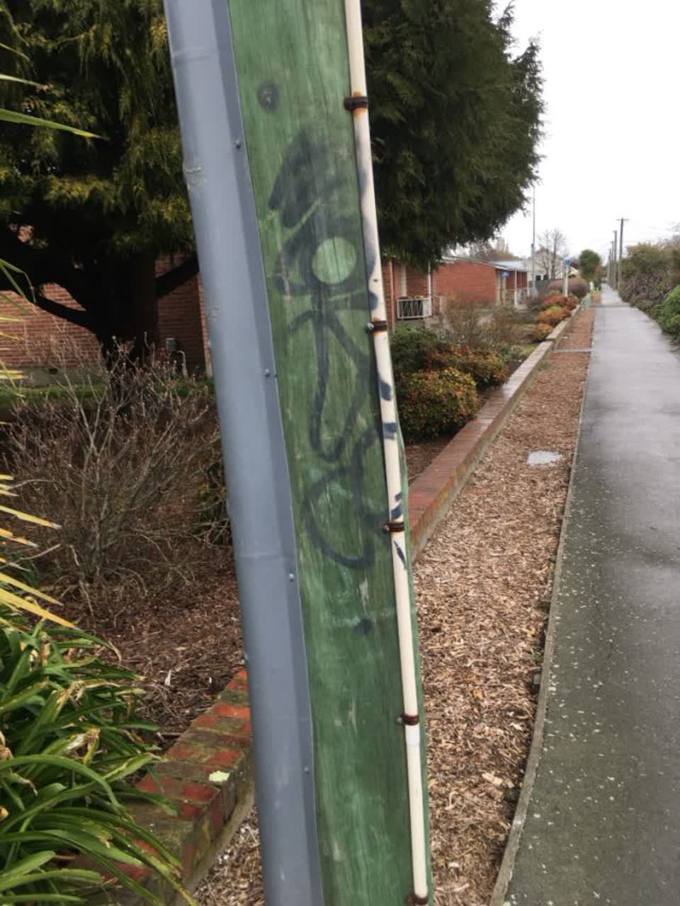The photograph attached to this graffiti report