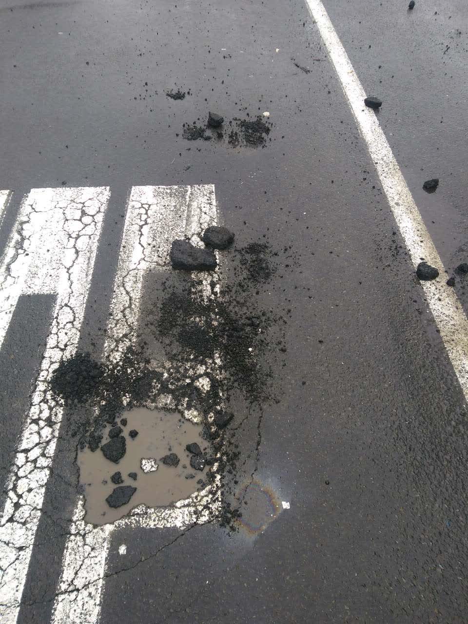 The photograph attached to this roading/streets report
