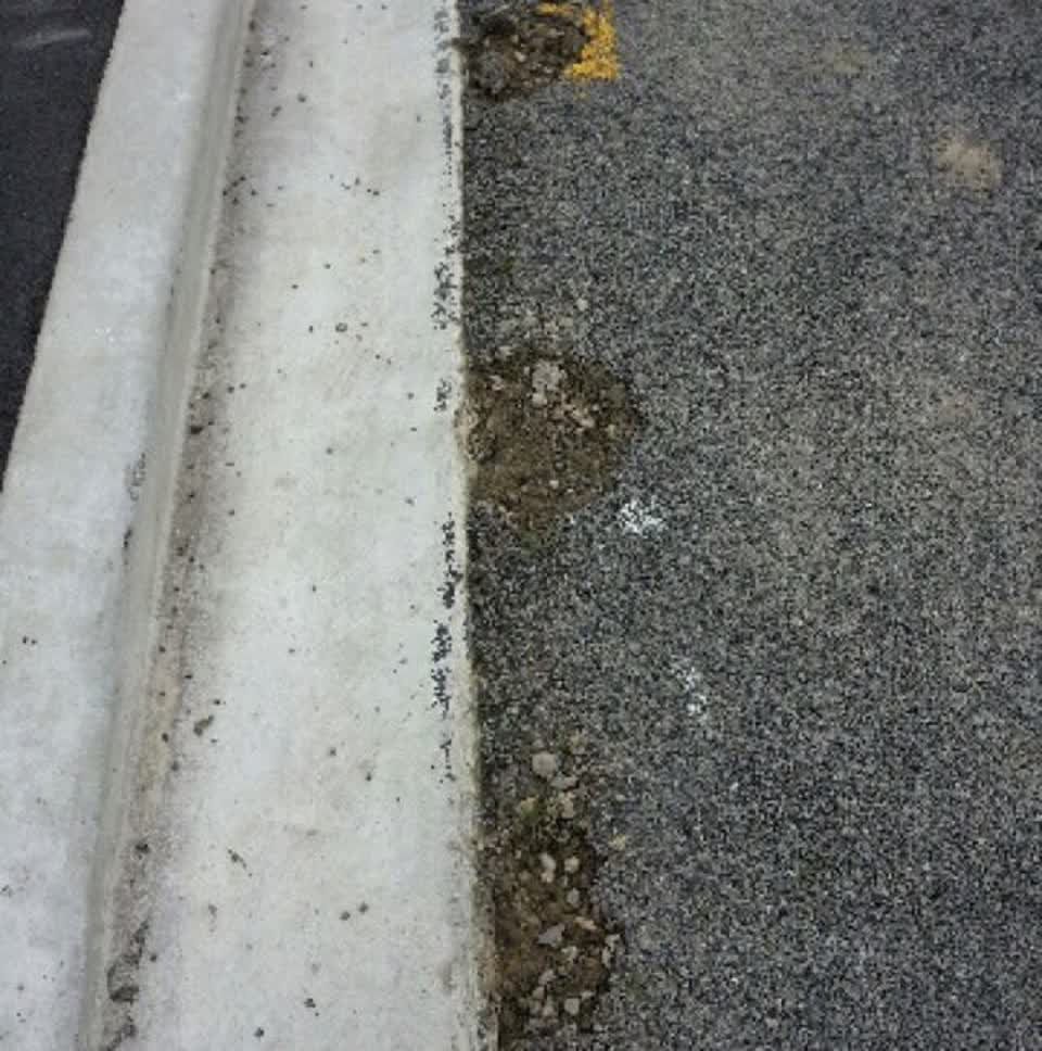 The photograph attached to this roading/streets report