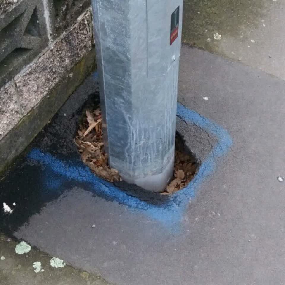 The photograph attached to this roading/streets report
