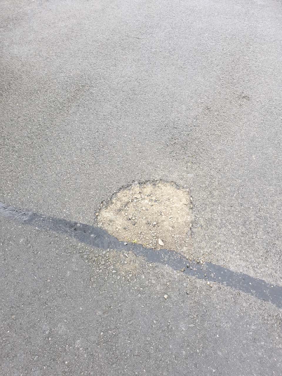 The photograph attached to this roading/streets report