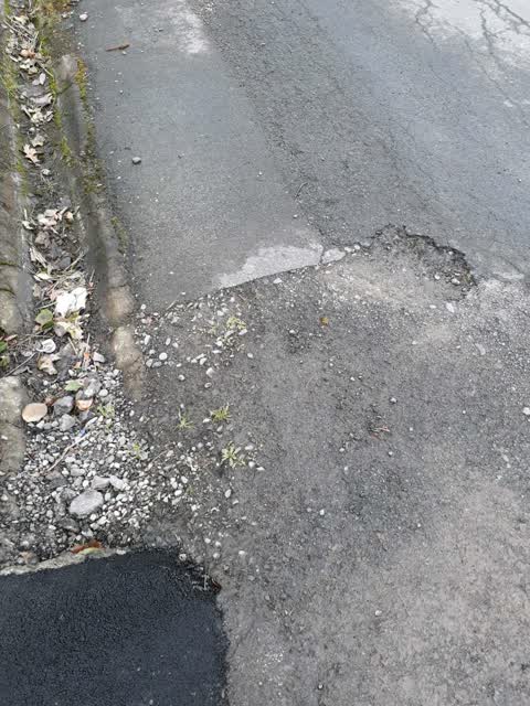 Roading/Streets, a report photo