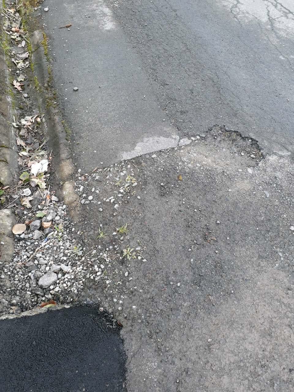 The photograph attached to this roading/streets report