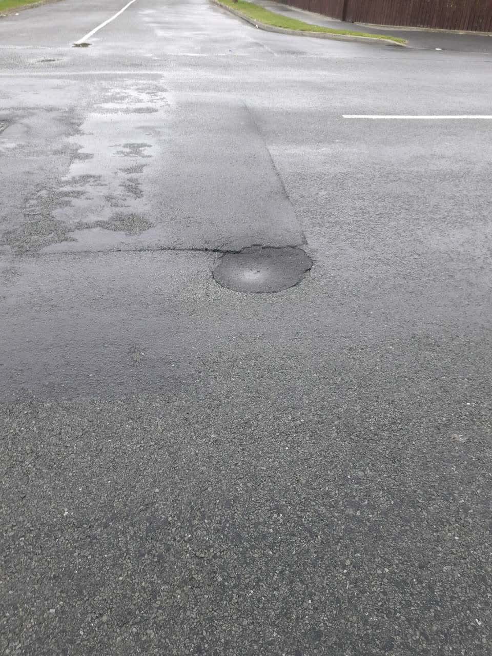 The photograph attached to this roading/streets report