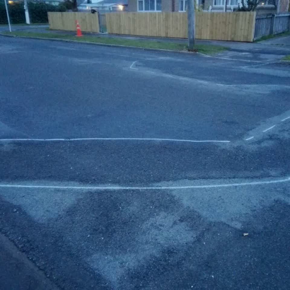 The photograph attached to this roading/streets report