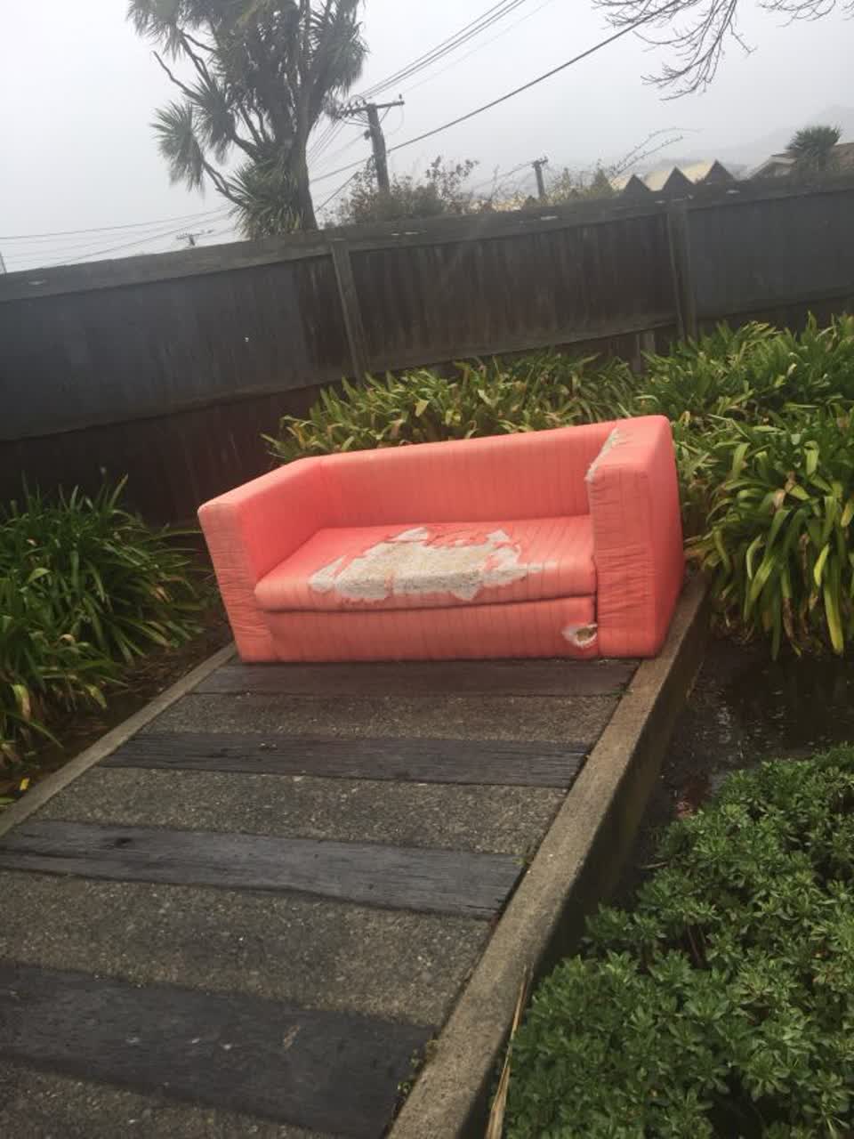The photograph attached to this rubbish/recycling report