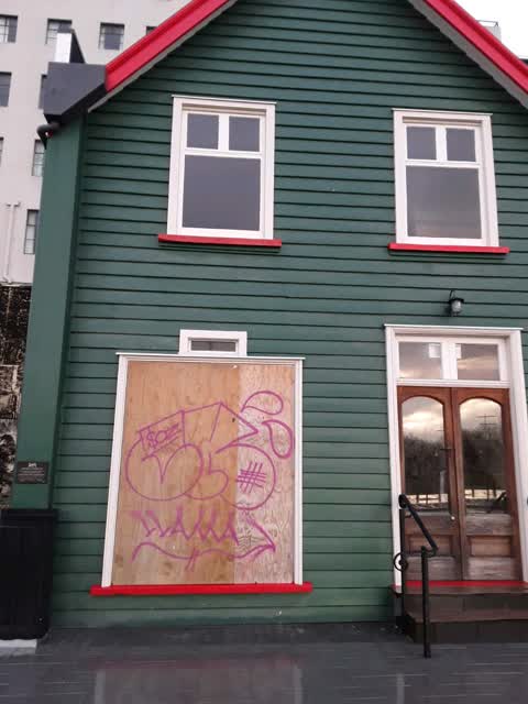Graffiti, a report photo