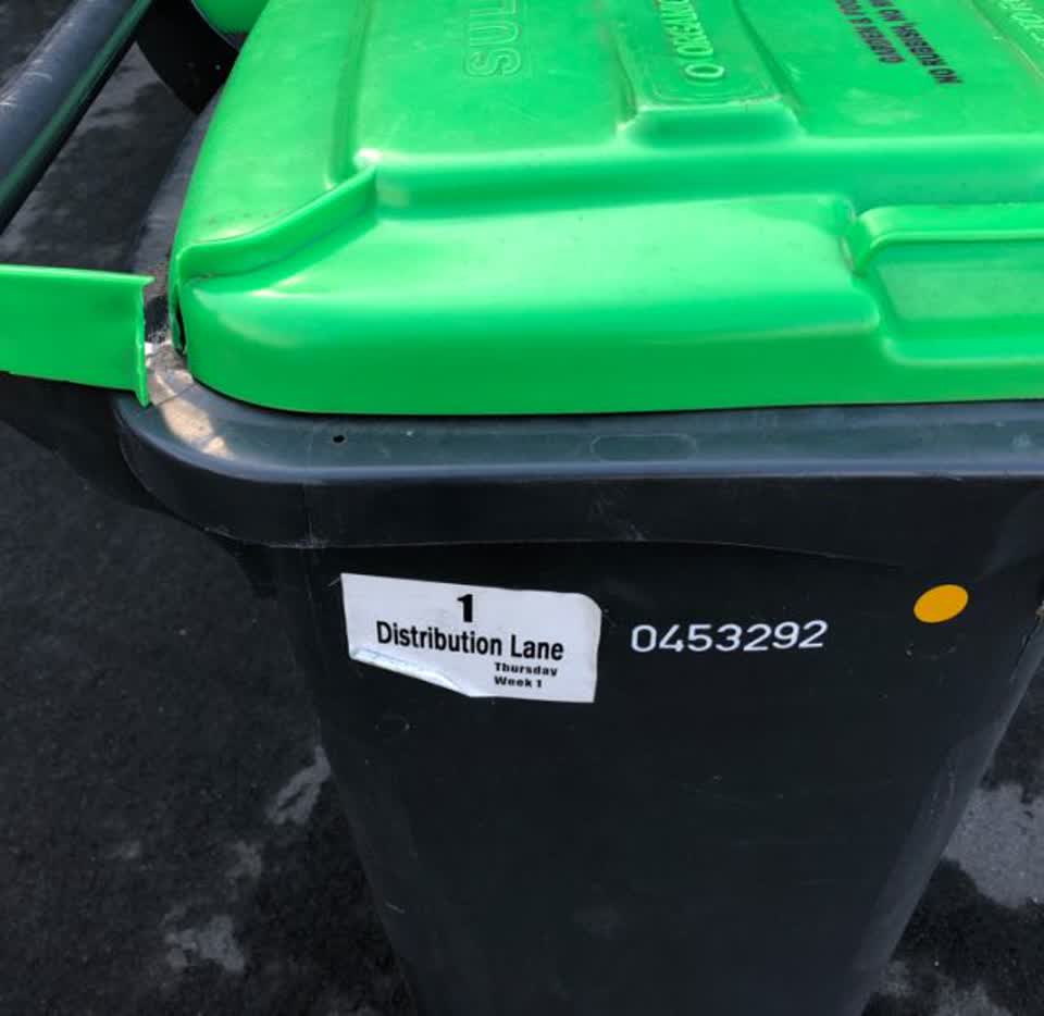 The photograph attached to this rubbish/recycling report