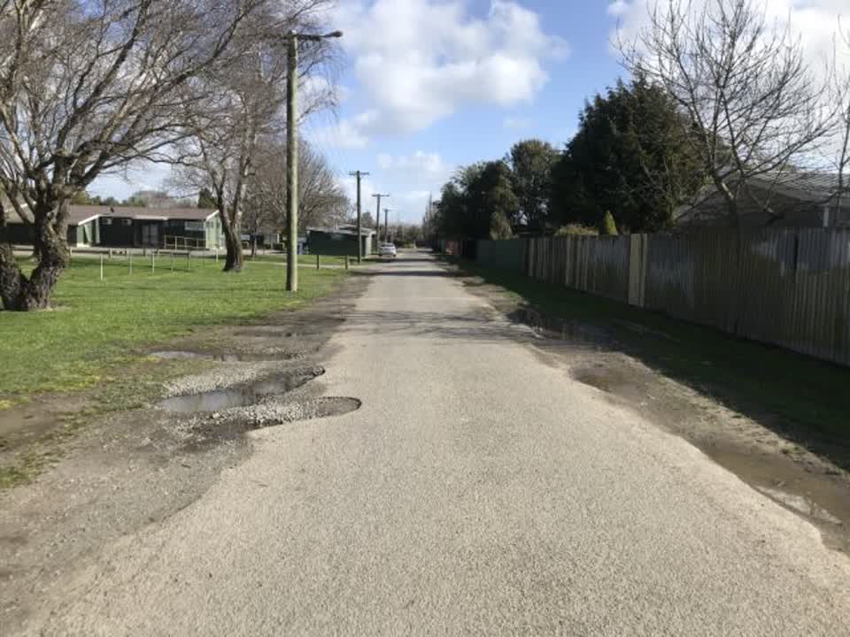 The photograph attached to this roading/streets report