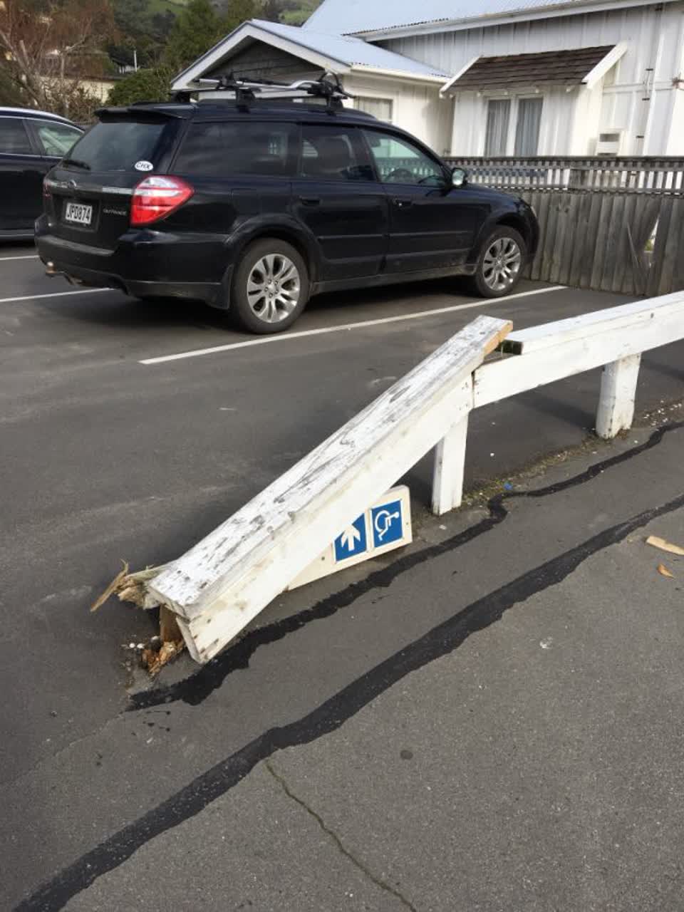 The photograph attached to this roading/streets report