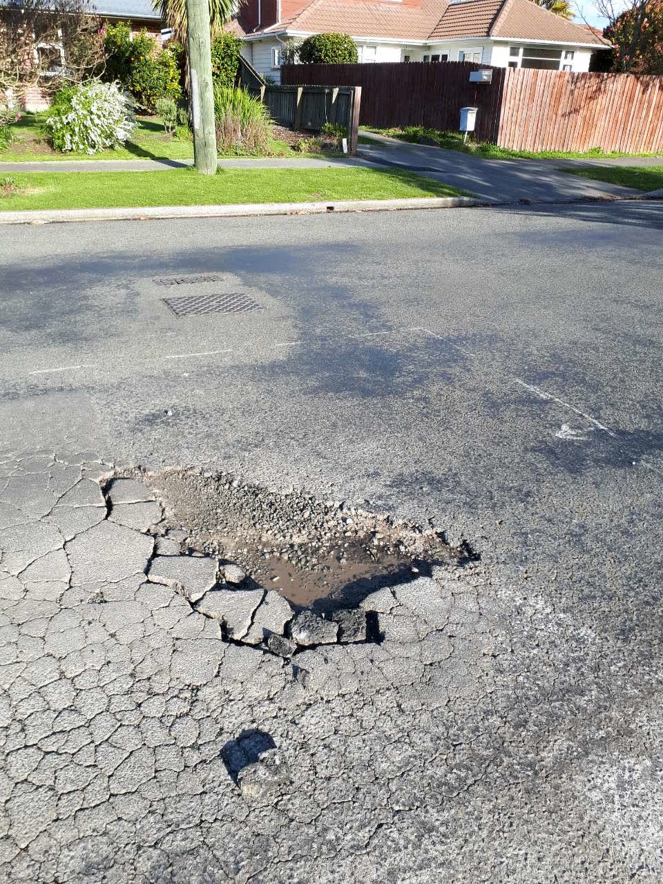 The photograph attached to this roading/streets report