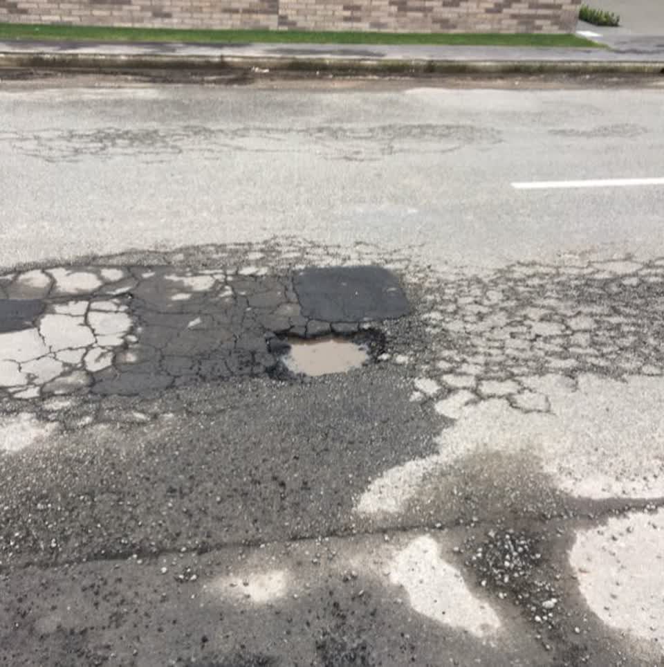 The photograph attached to this roading/streets report