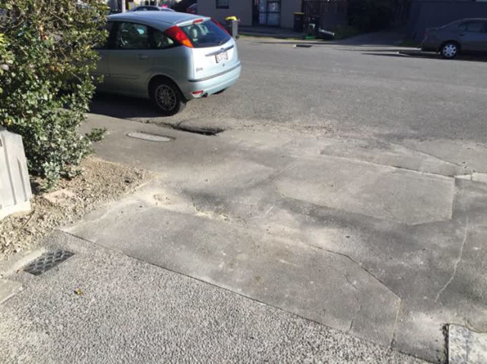 The photograph attached to this roading/streets report