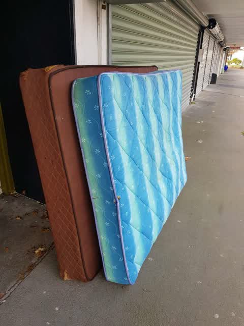 Rubbish/Recycling, a report photo