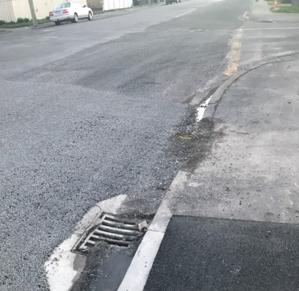 The photograph attached to this roading/streets report