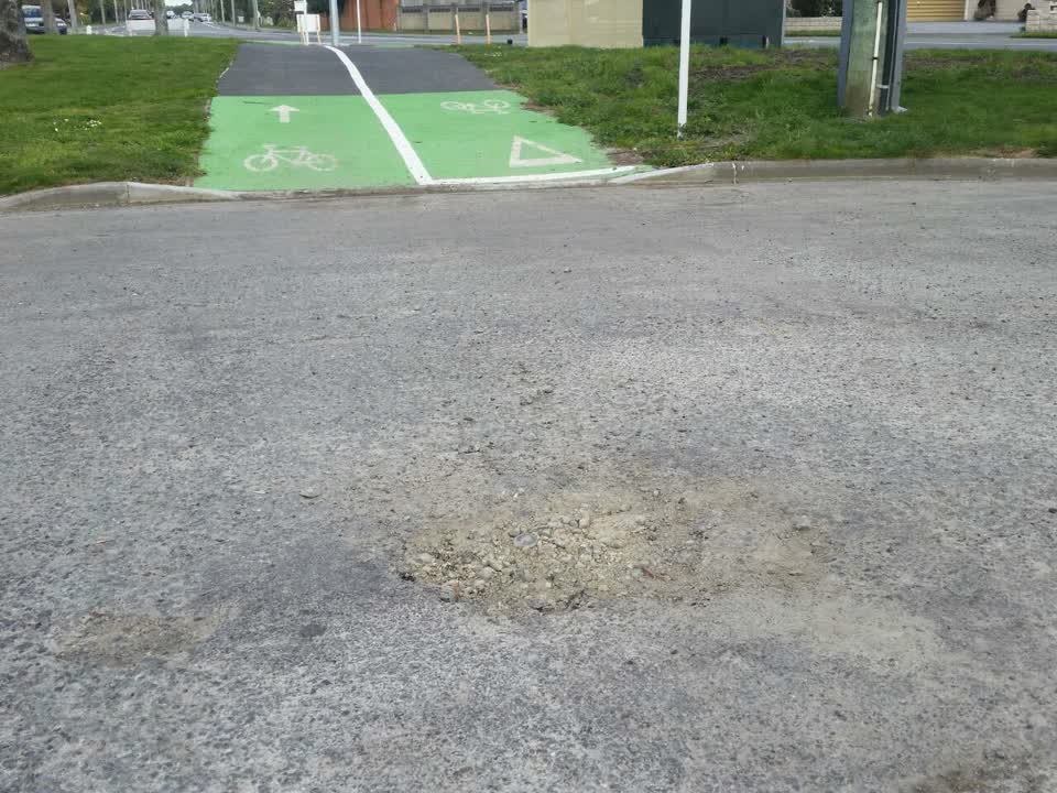 The photograph attached to this roading/streets report