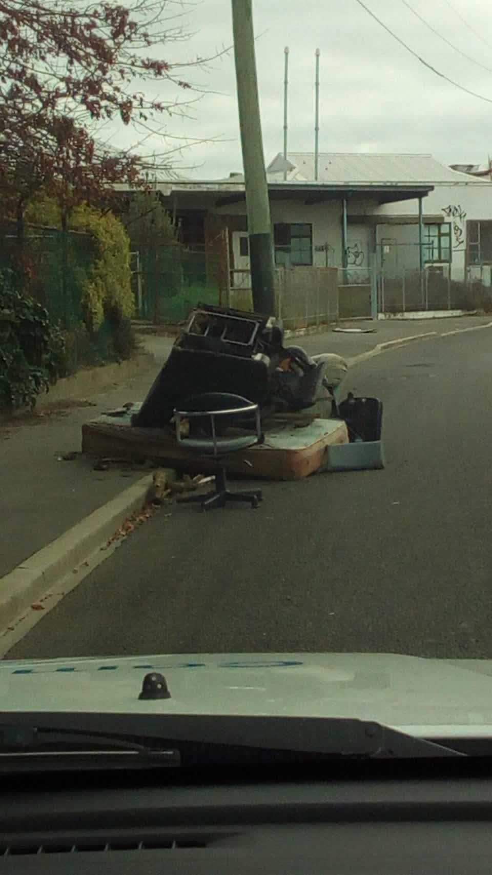 The photograph attached to this rubbish/recycling report