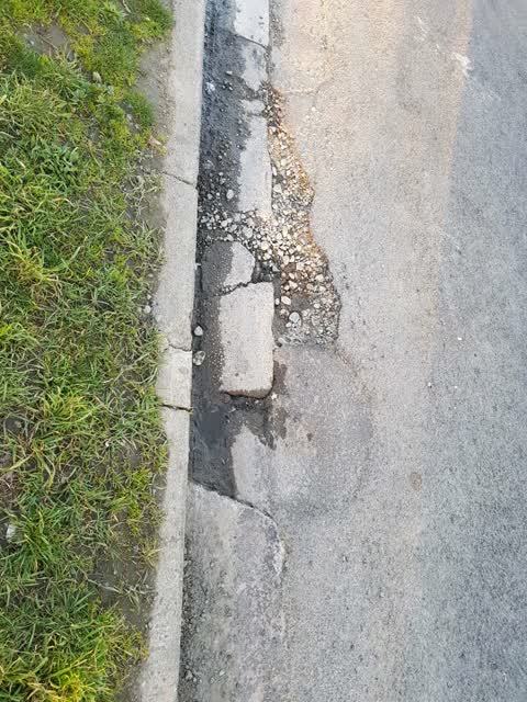 Roading/Streets, a report photo