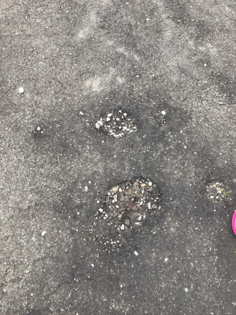 The photograph attached to this roading/streets report