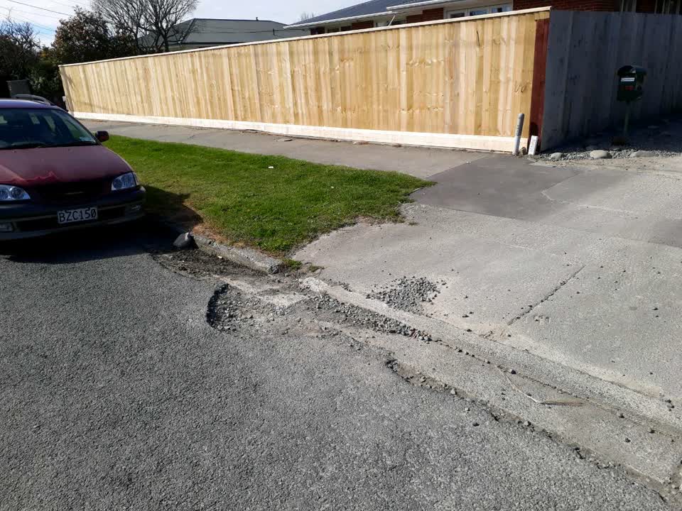 The photograph attached to this roading/streets report