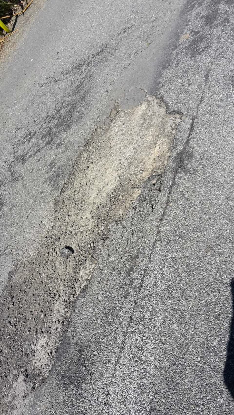 The photograph attached to this roading/streets report