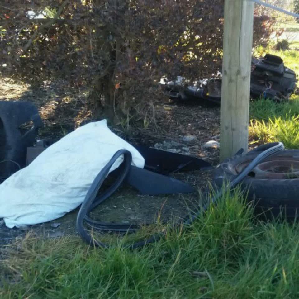The photograph attached to this rubbish/recycling report