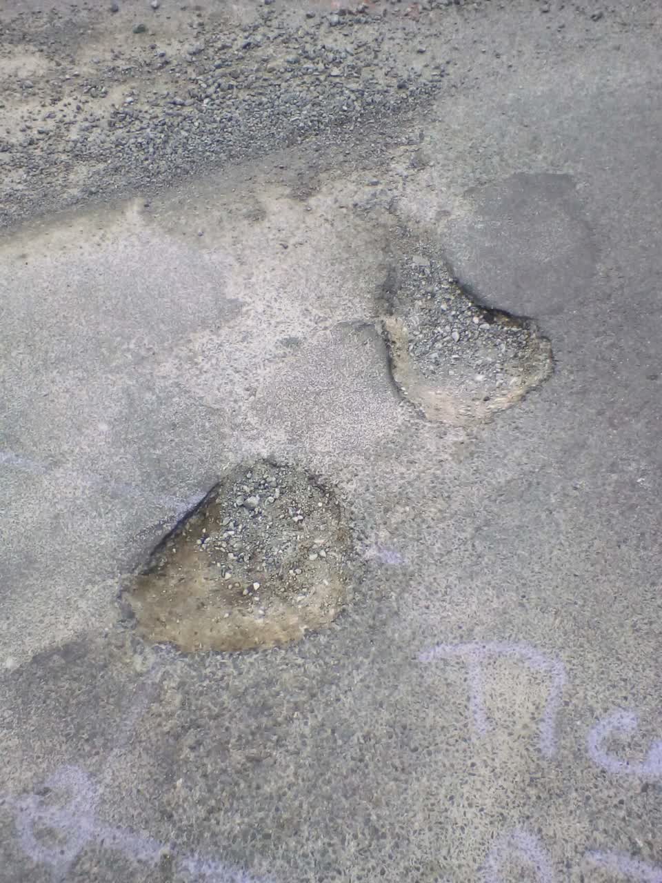 The photograph attached to this roading/streets report