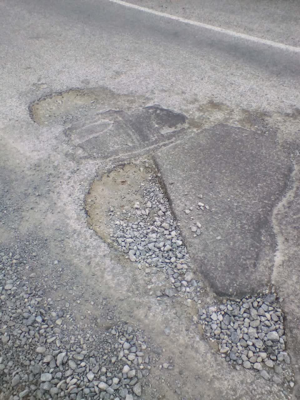 The photograph attached to this roading/streets report