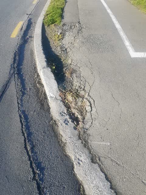 Roading/Streets, a report photo
