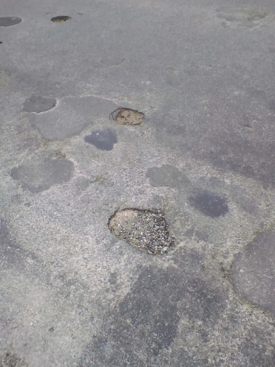 The photograph attached to this roading/streets report
