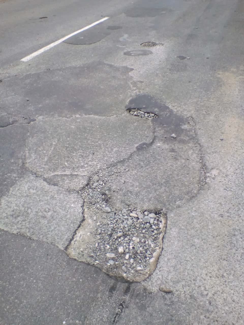 The photograph attached to this roading/streets report