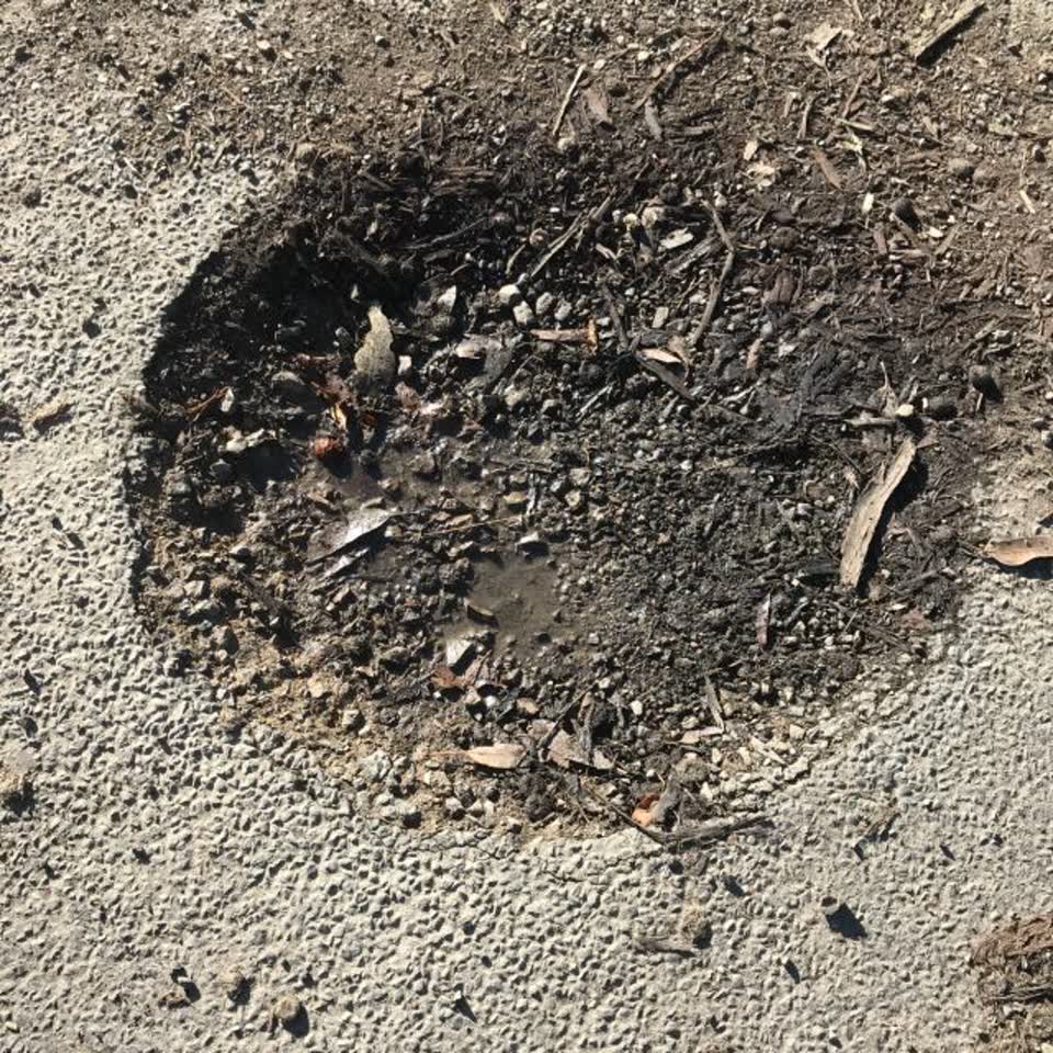 The photograph attached to this roading/streets report