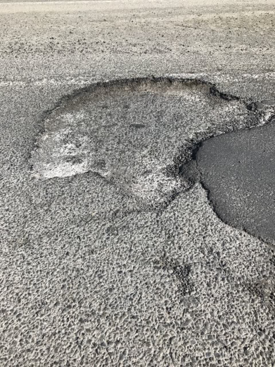 The photograph attached to this roading/streets report