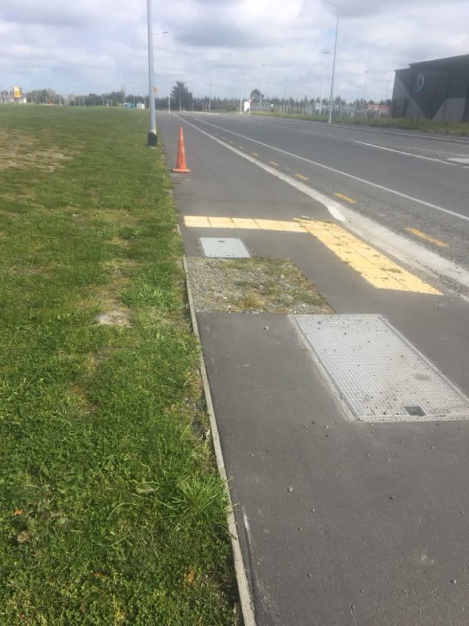 The photograph attached to this roading/streets report