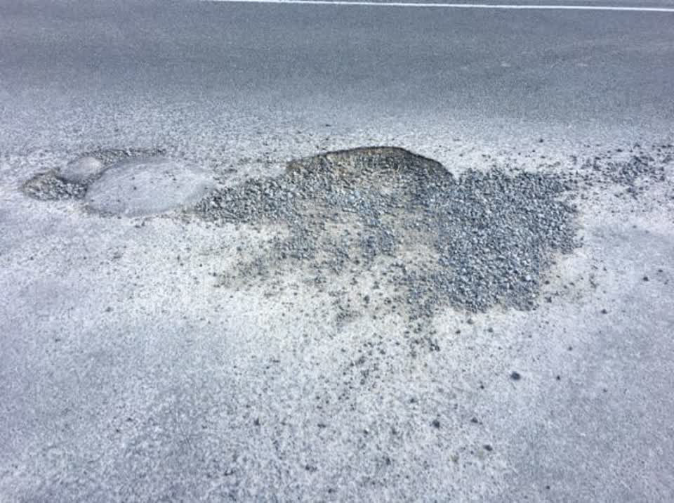 The photograph attached to this roading/streets report