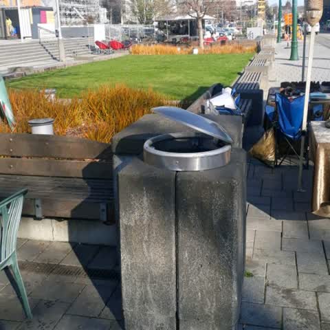 Rubbish/Recycling, a report photo