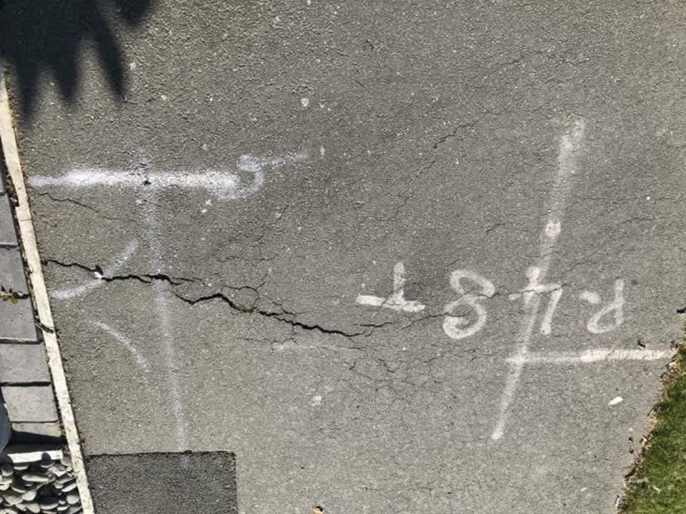 The photograph attached to this roading/streets report