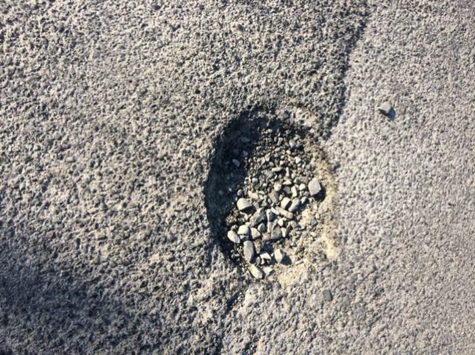 The photograph attached to this roading/streets report