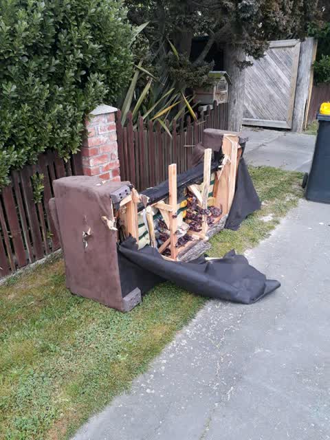 Rubbish/Recycling, a report photo