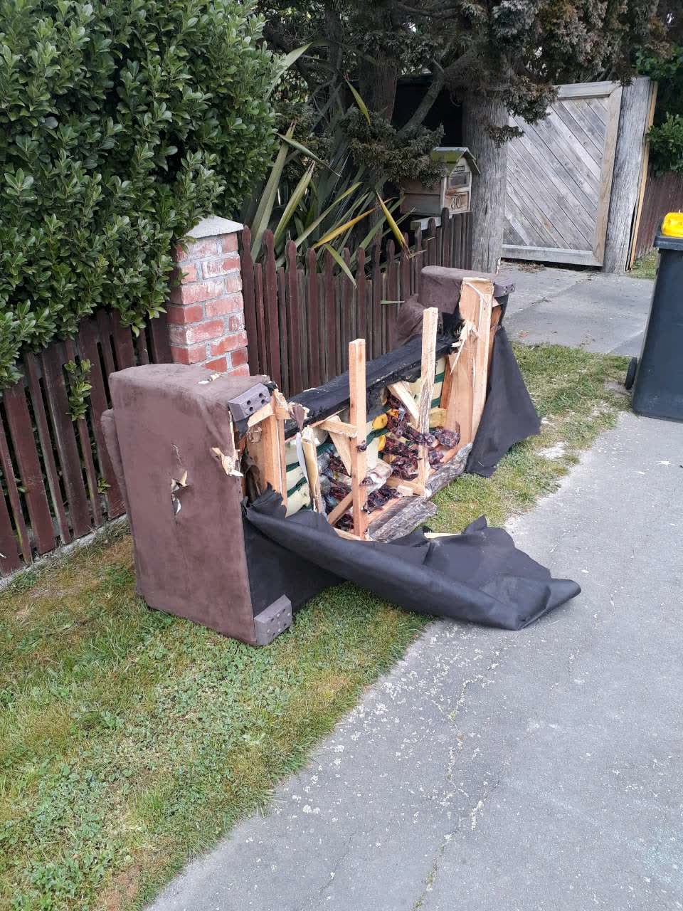 The photograph attached to this rubbish/recycling report