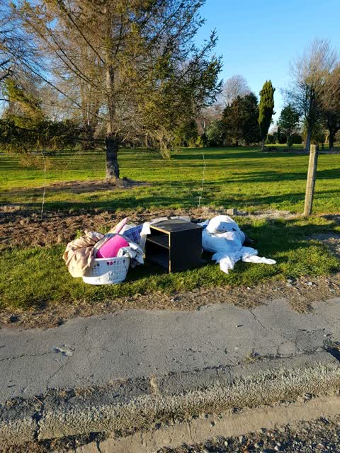 Rubbish/Recycling, a report photo